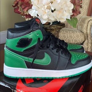 Pine Green Jordan 1